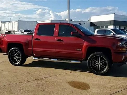 Certified 2018 Chevrolet Silverado 1500 LT w/ Texas Edition image 2