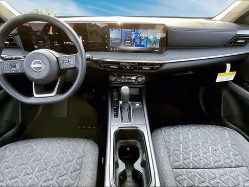 New 2026 Nissan Kicks SV w/ Cold Weather Package FWD image 5