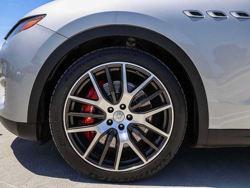 Used 2017 Maserati Levante S AWD/4WD image 14