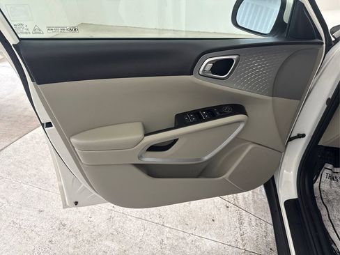 Used 2021 Kia Soul LX FWD image 31