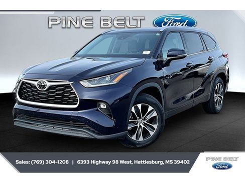 Used 2021 Toyota Highlander XLE FWD image 10