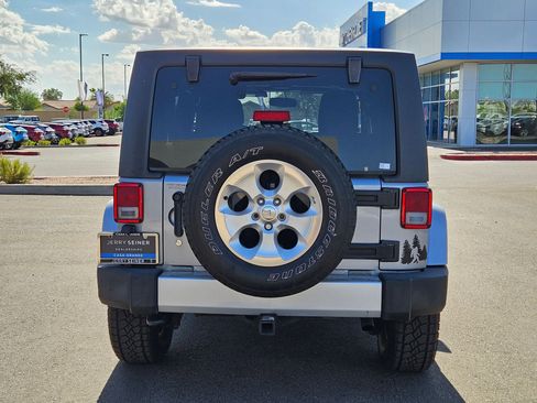 Used 2014 Jeep Wrangler Unlimited Sahara w/ Connectivity Group AWD/4WD image 4