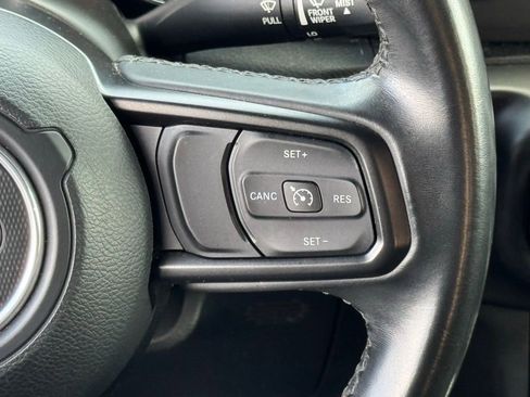 Used 2022 Jeep Wrangler Willys AWD/4WD image 21