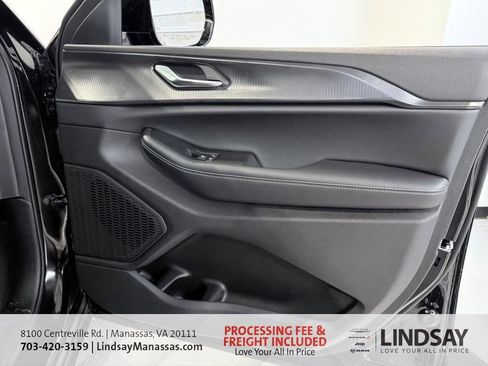 New 2025 Jeep Grand Cherokee Altitude AWD/4WD image 12