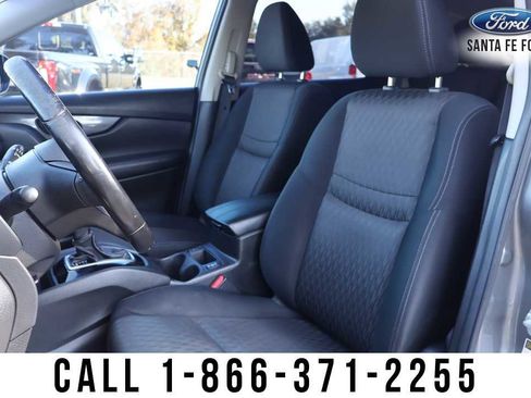 Used 2017 Nissan Rogue SV image 11