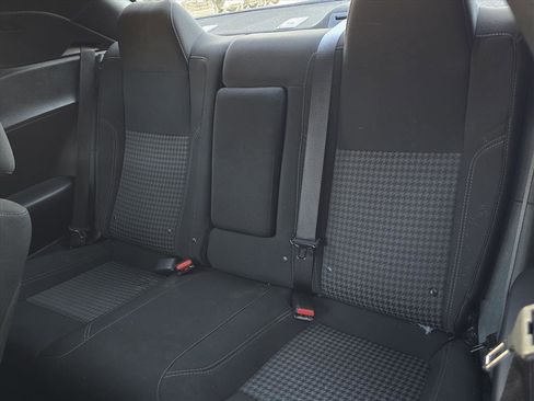 Used 2023 Dodge Challenger SXT image 5