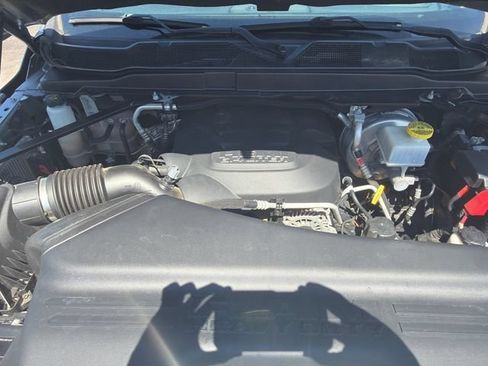 Used 2022 RAM 2500 Laramie AWD/4WD image 16