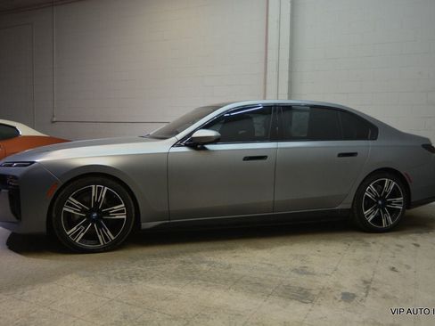 Used 2023 BMW i7 xDrive60 AWD/4WD image 31
