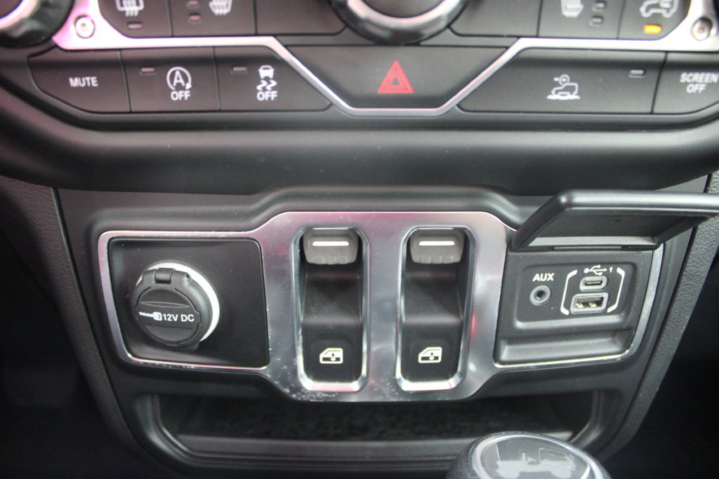 Used 2022 Jeep Wrangler Sport AWD/4WD image 30