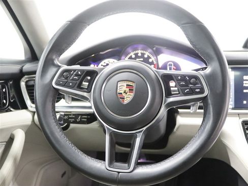 Used 2017 Porsche Panamera 4S AWD/4WD image 29