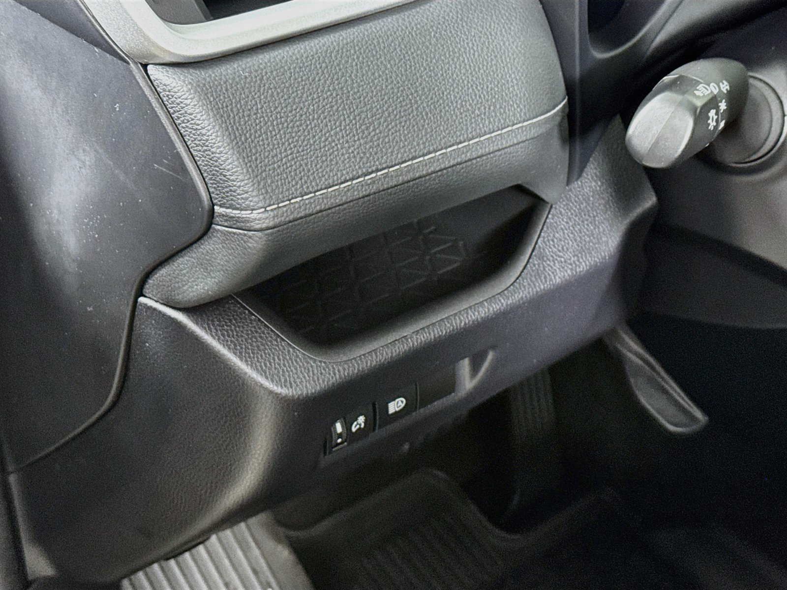 Certified 2023 Toyota RAV4 LE AWD/4WD image 8
