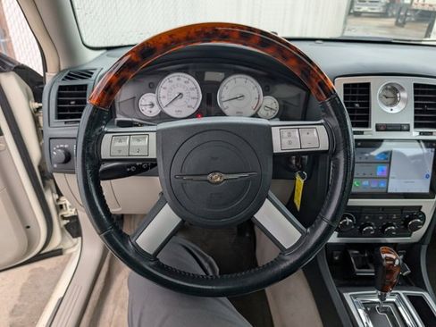 Used 2005 Chrysler 300 C w/ Navigation & Sound Group II image 9