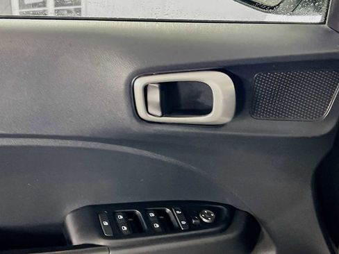 Certified 2023 Hyundai Venue SEL image 17