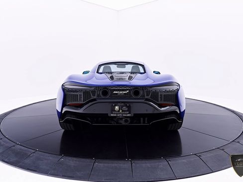 Used 2025 McLaren Artura RWD image 16