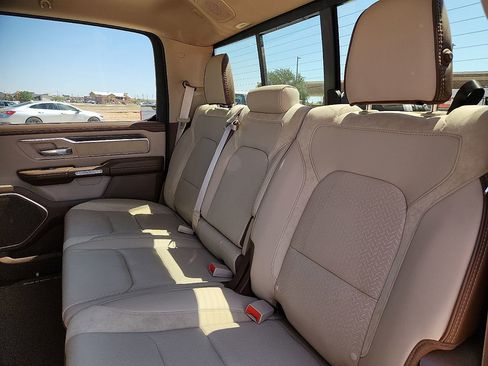 Used 2019 RAM 1500 Laramie AWD/4WD image 5