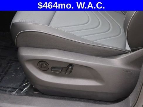 Used 2025 Volkswagen Tiguan SE AWD/4WD image 17