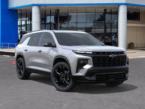 New 2027 Chevrolet Traverse RS w/ LPO, Floor Liner Package FWD image 7