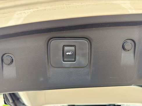 Used 2017 Nissan Murano Platinum w/ Platinum Technology Package AWD/4WD image 16