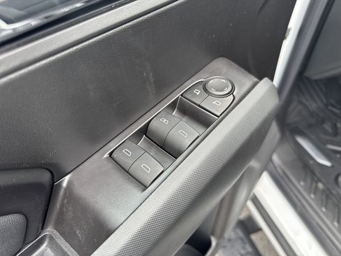 New 2025 GMC Canyon Elevation w/ Convenience Package image 16