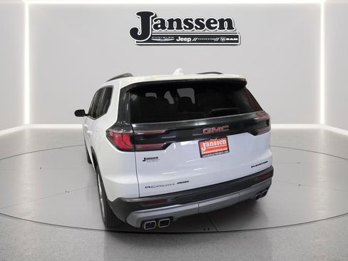 Used 2024 GMC Acadia Elevation image 4