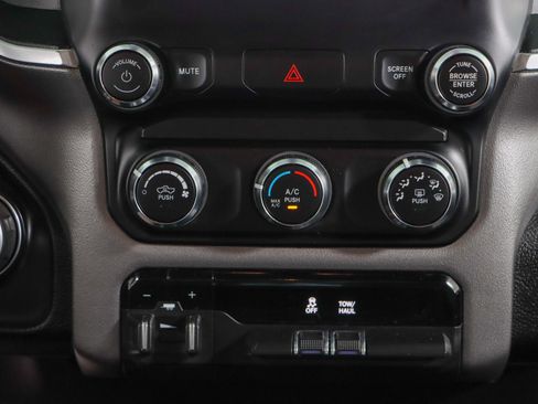 Used 2024 RAM 2500 Big Horn AWD/4WD image 21
