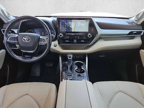 Used 2021 Toyota Highlander Platinum AWD/4WD image 24