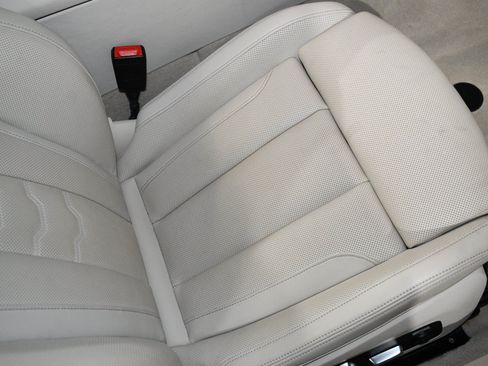 Used 2023 BMW M850i xDrive Convertible w/ Driving Assistance Package AWD/4WD image 12