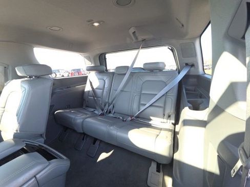 Used 2020 Lincoln Navigator Reserve w/ Luxury Package AWD/4WD image 19