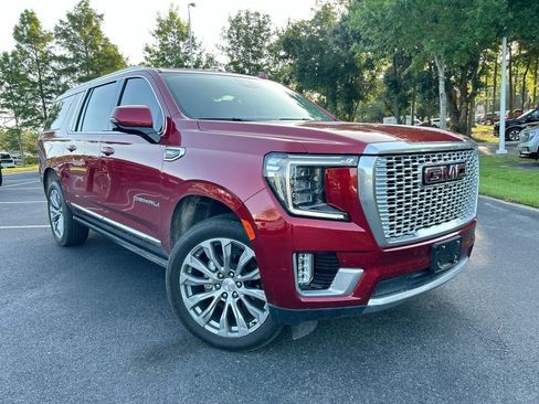 Used 2023 GMC Yukon XL Denali image 2