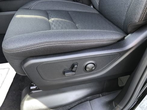 New 2026 RAM 1500 4x4 Crew Cab image 22