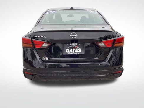 Used 2025 Nissan Altima 2.5 SV FWD image 10