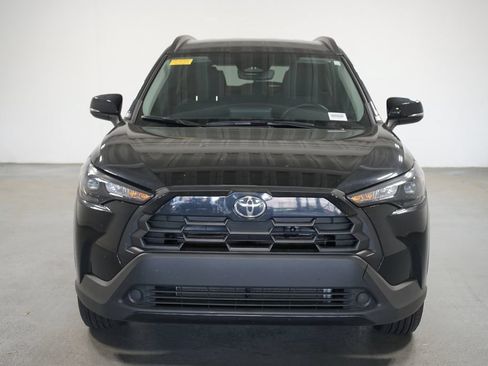 Used 2026 Toyota Corolla Cross LE FWD image 2
