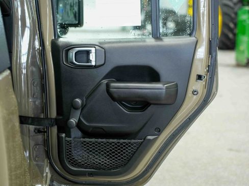 Used 2020 Jeep Gladiator Sport w/ Trailer Tow Package image 16