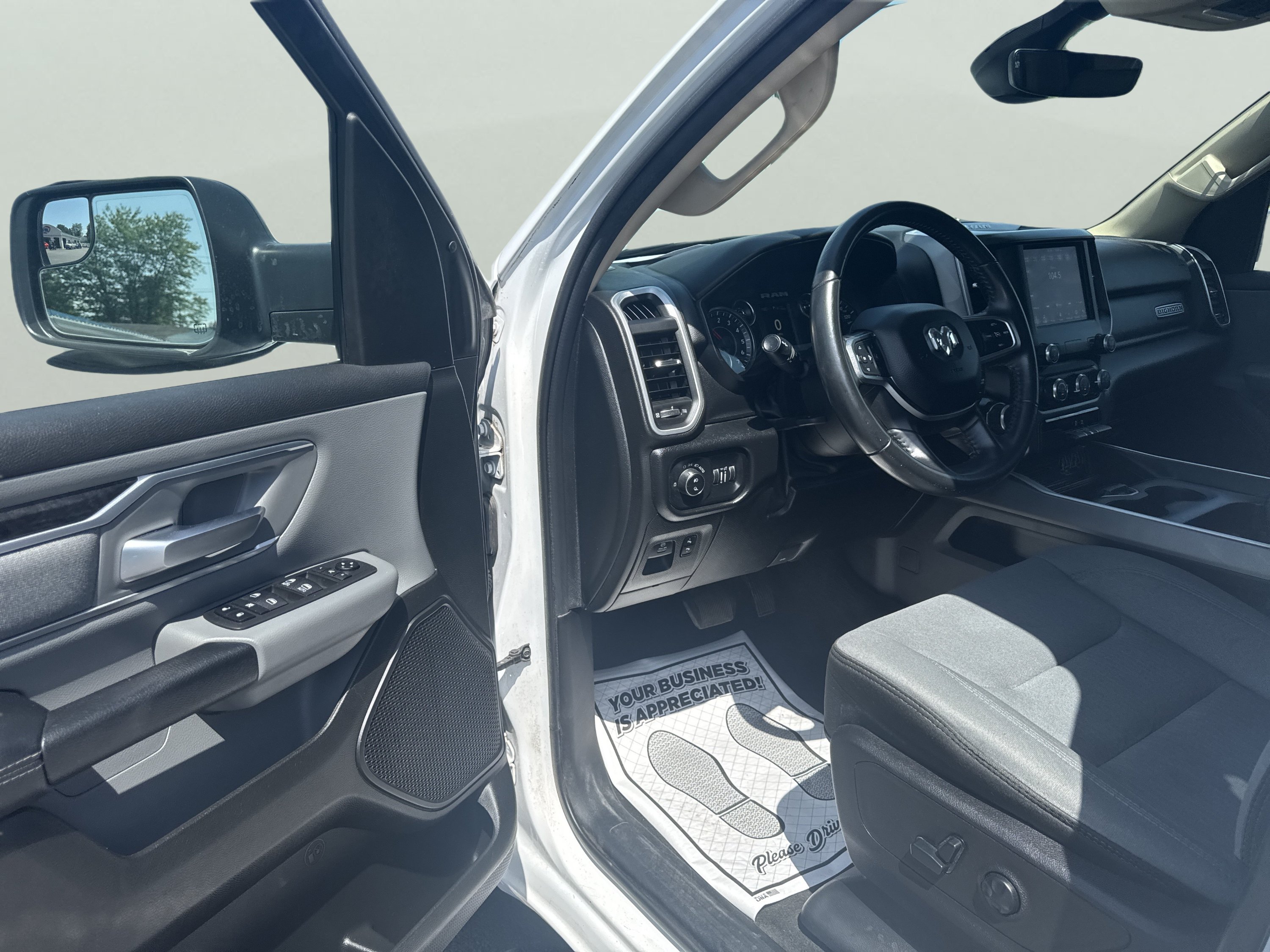 Used 2019 RAM 1500 Big Horn AWD/4WD image 10