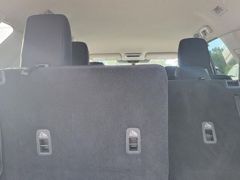 Used 2020 Nissan Pathfinder S image 8