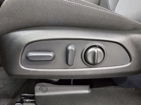Used 2026 Chevrolet Blazer LT FWD image 15