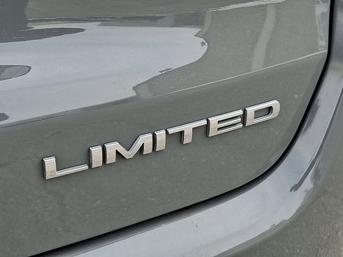 Used 2022 Jeep Compass Limited image 30