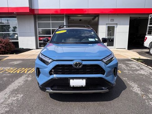 Used 2025 Toyota RAV4 XSE AWD/4WD image 4