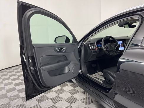 Used 2025 Volvo V60 B5 Cross Country Plus AWD/4WD image 16