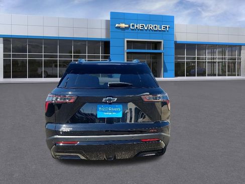 Used 2025 Chevrolet Equinox RS AWD/4WD image 4