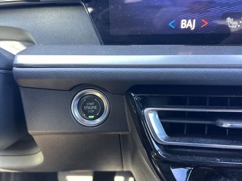 Used 2025 Chevrolet Traverse LT w/ Driver Confidence Package image 18