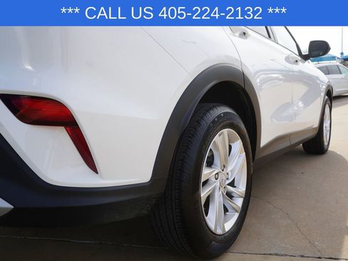 Used 2025 Buick Envista Preferred image 8