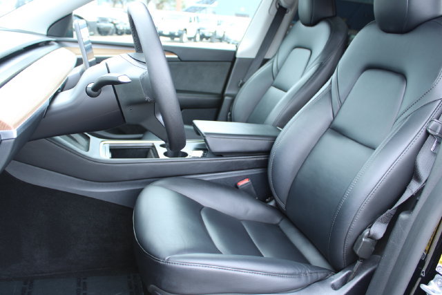 Used 2025 Tesla Model Y Long Range RWD image 26