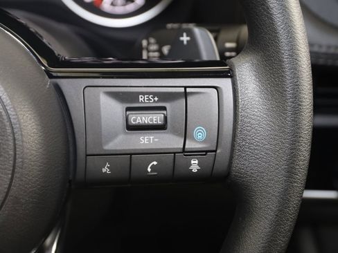 Used 2023 Nissan Rogue SV image 33