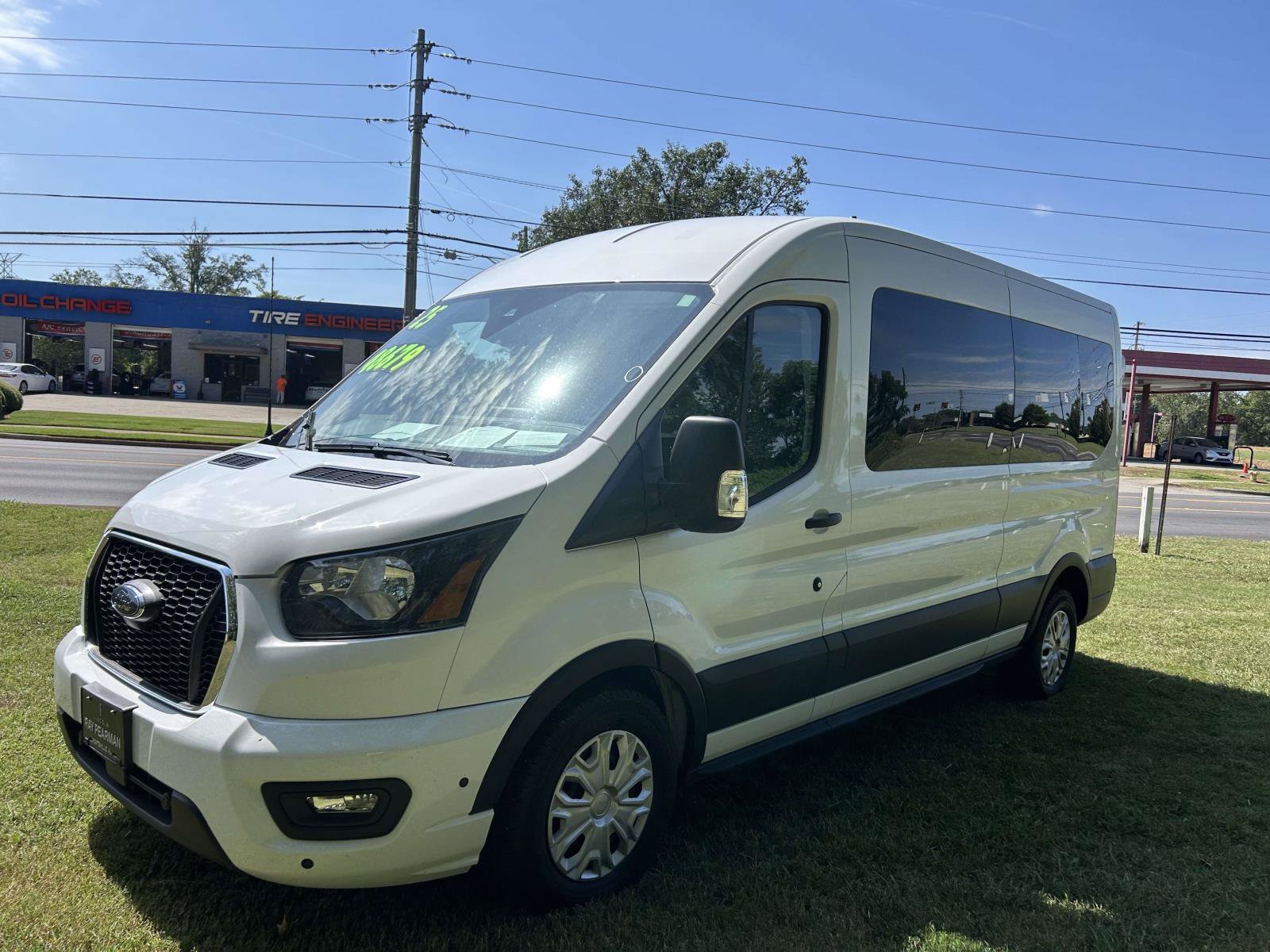 Used 2025 Ford Transit 350 XLT RWD image 9