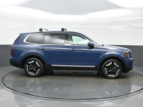 Used 2024 Kia Telluride S w/ S Sunroof Package FWD image 7