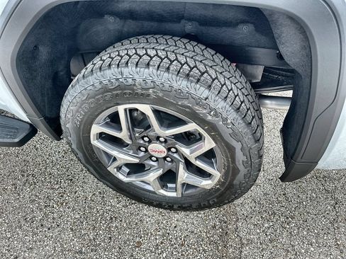 New 2026 GMC Sierra 1500 SLT AWD/4WD image 12
