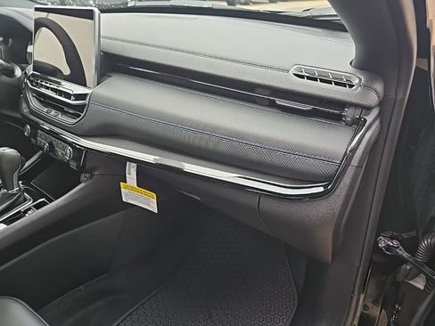 New 2026 Jeep Compass Latitude AWD/4WD image 70