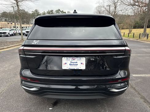 Used 2025 Lincoln Nautilus Reserve image 6