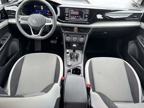 Used 2022 Volkswagen Taos S image 11